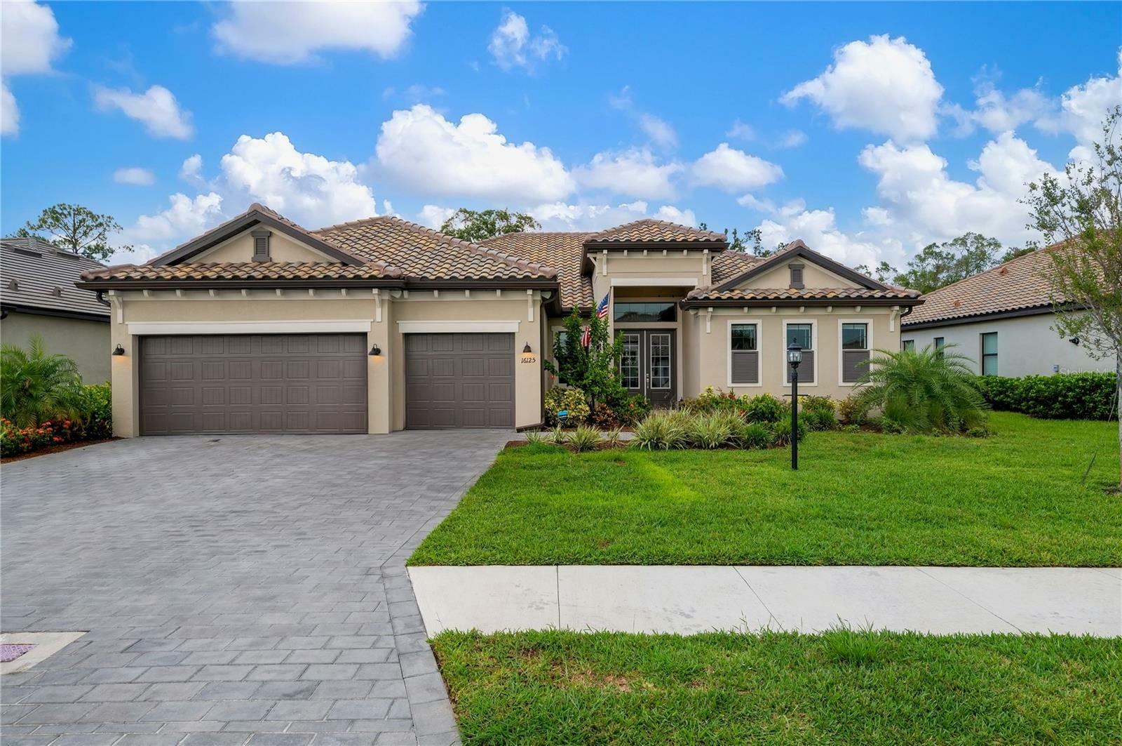 Property Photo: 16125 Tradewind Terrace FL 34211