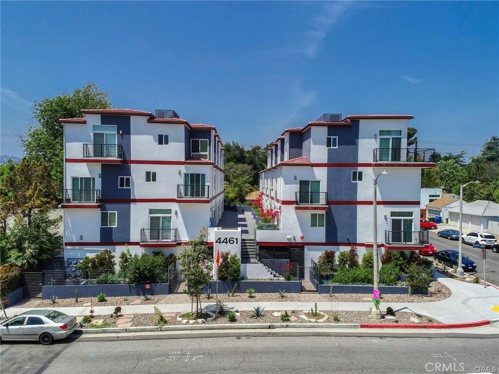 Property Photo:  4461 Tujunga Avenue 102  CA 91602 