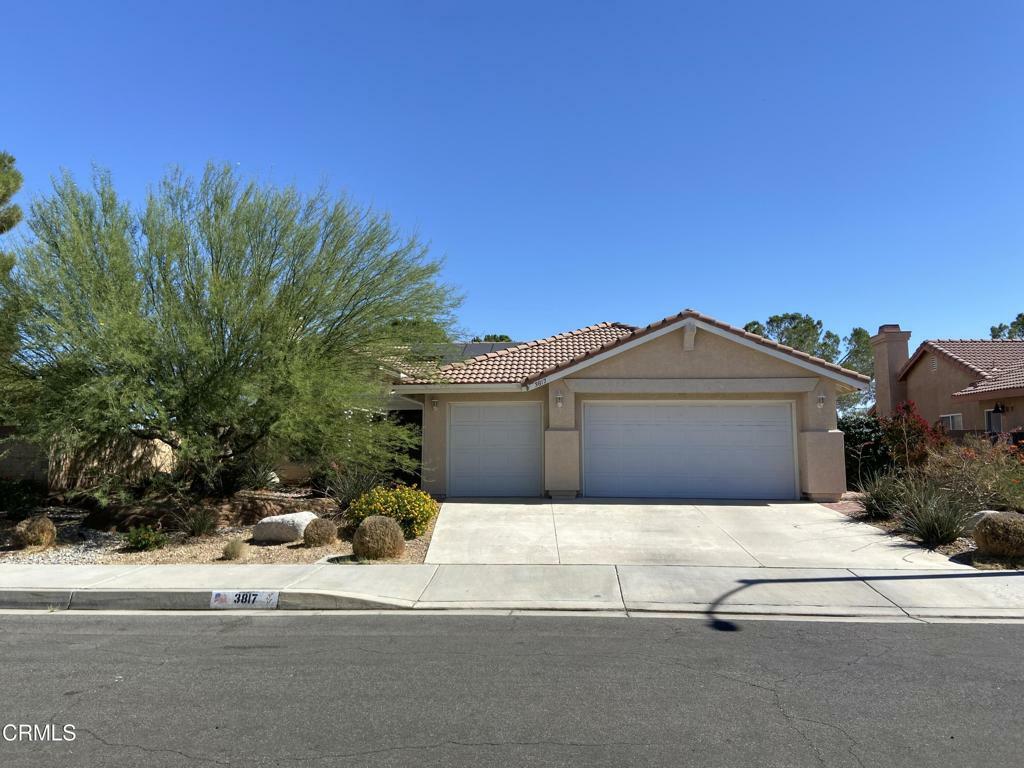 Property Photo:  3817 Cocina Lane  CA 93551 