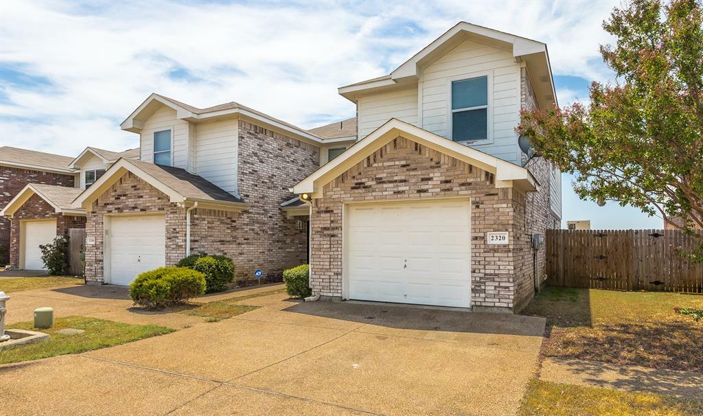 Property Photo:  2320 Kingsway Drive  TX 76012 