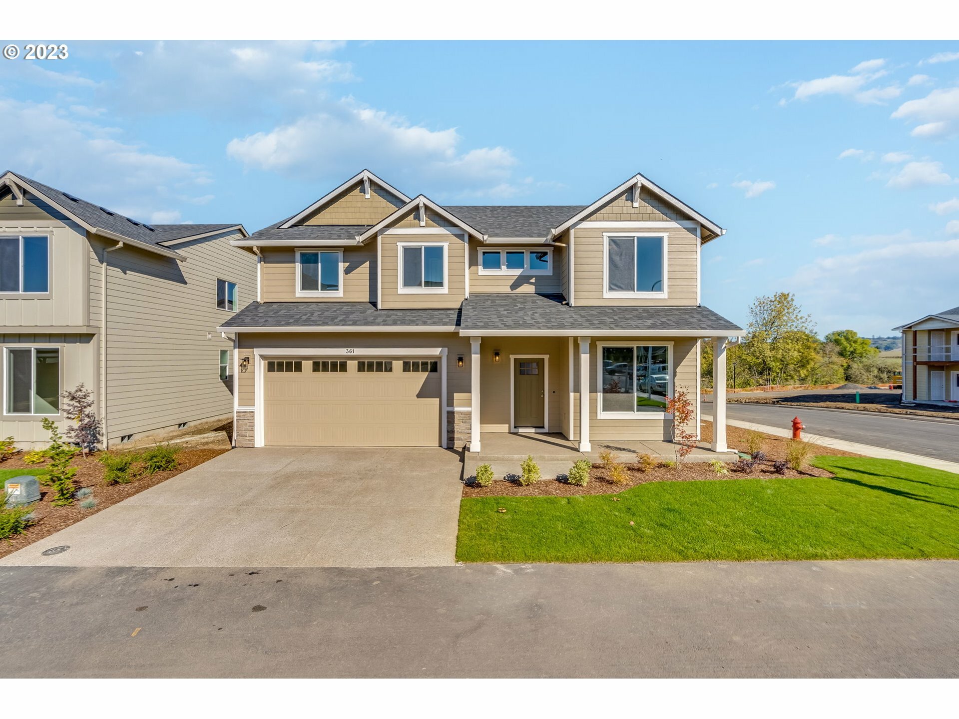 Property Photo: 361 S 8th St OR 97111