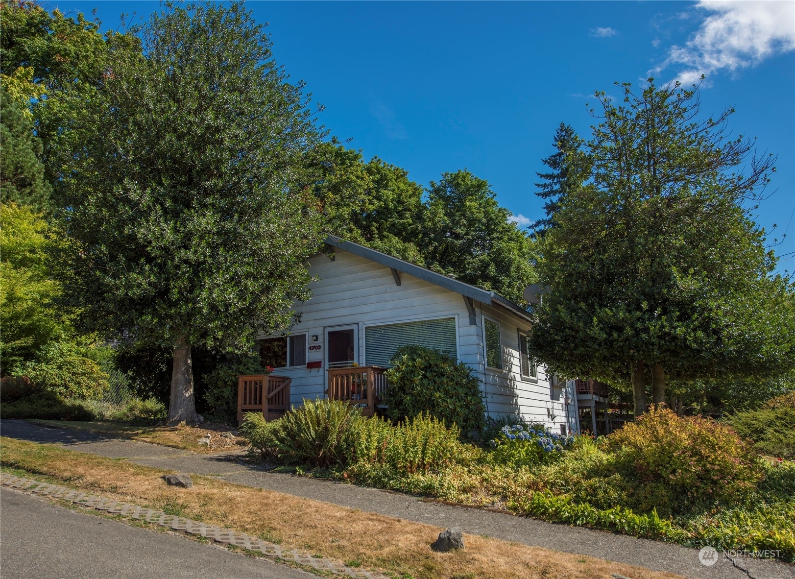 Property Photo:  4703 S Angeline Street  WA 98118 