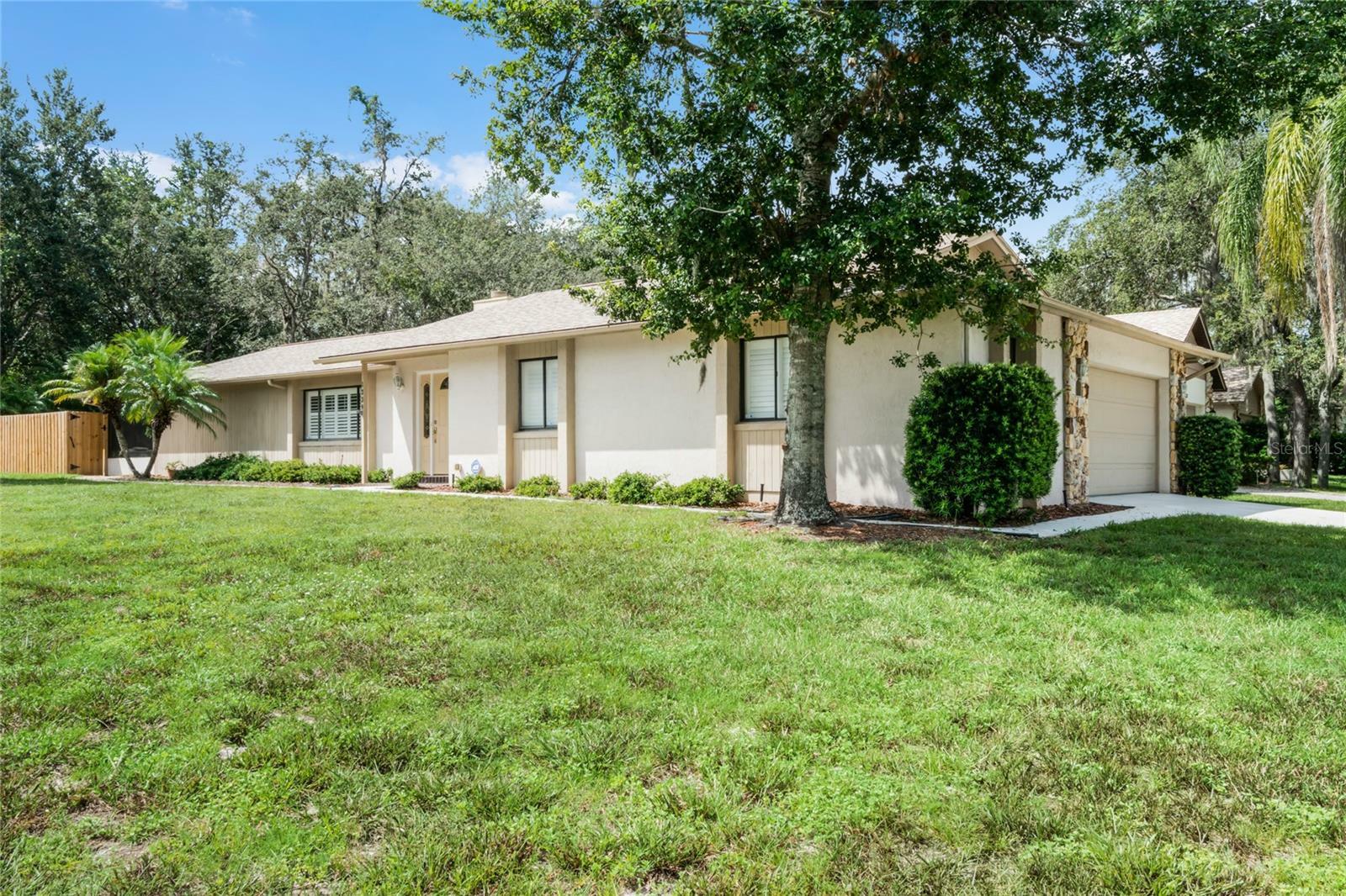 Property Photo: 1239 Oxbow Lane FL 32708