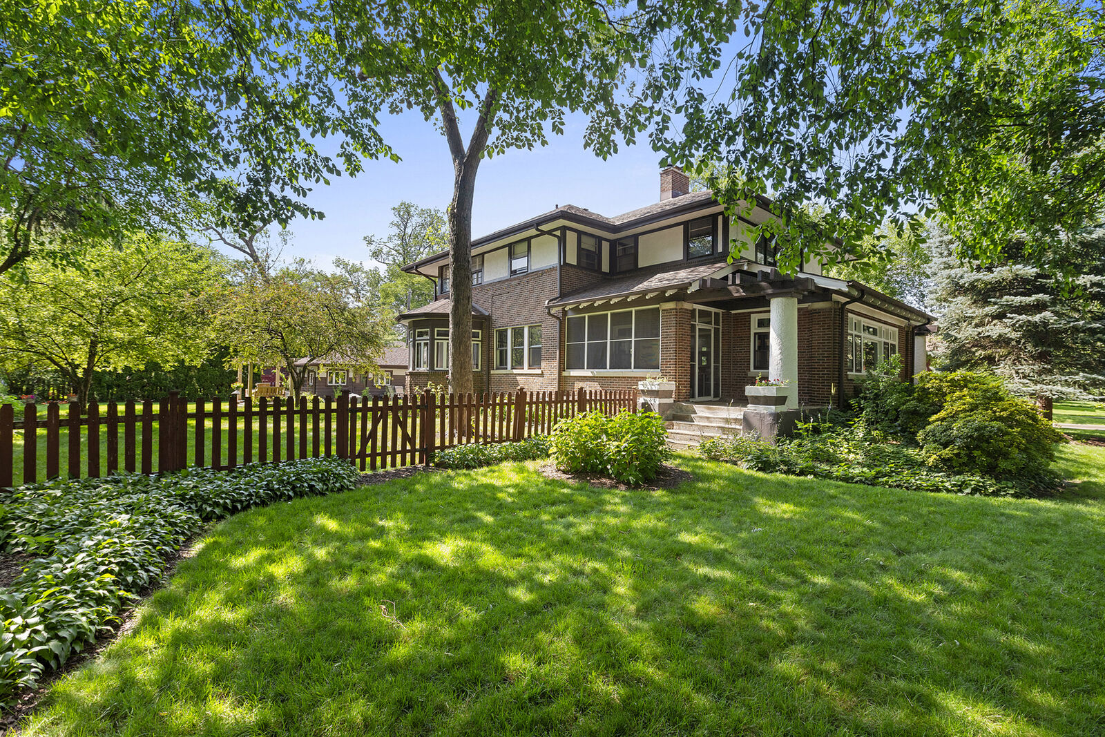 Property Photo: 3656 N Avers Avenue IL 60618