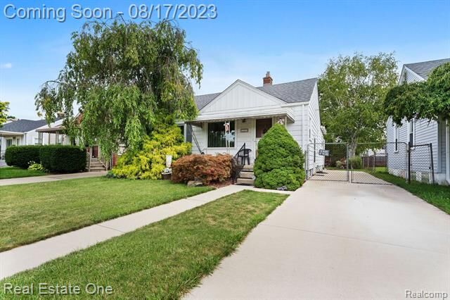 Property Photo:  13219 Mulberry Street  MI 48195 