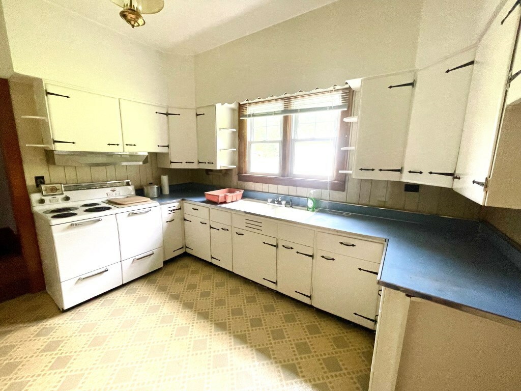 Property Photo: 654 Ky Hwy 610 W KY 41572