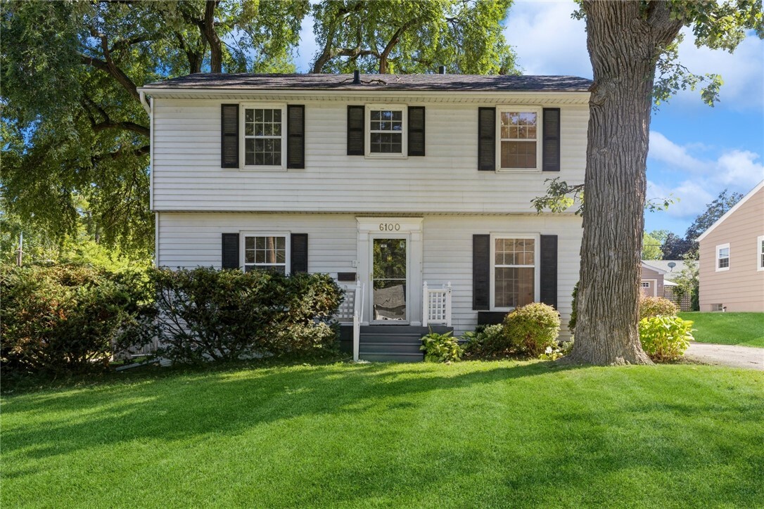 Property Photo:  6100 Pleasant Drive  IA 50312 