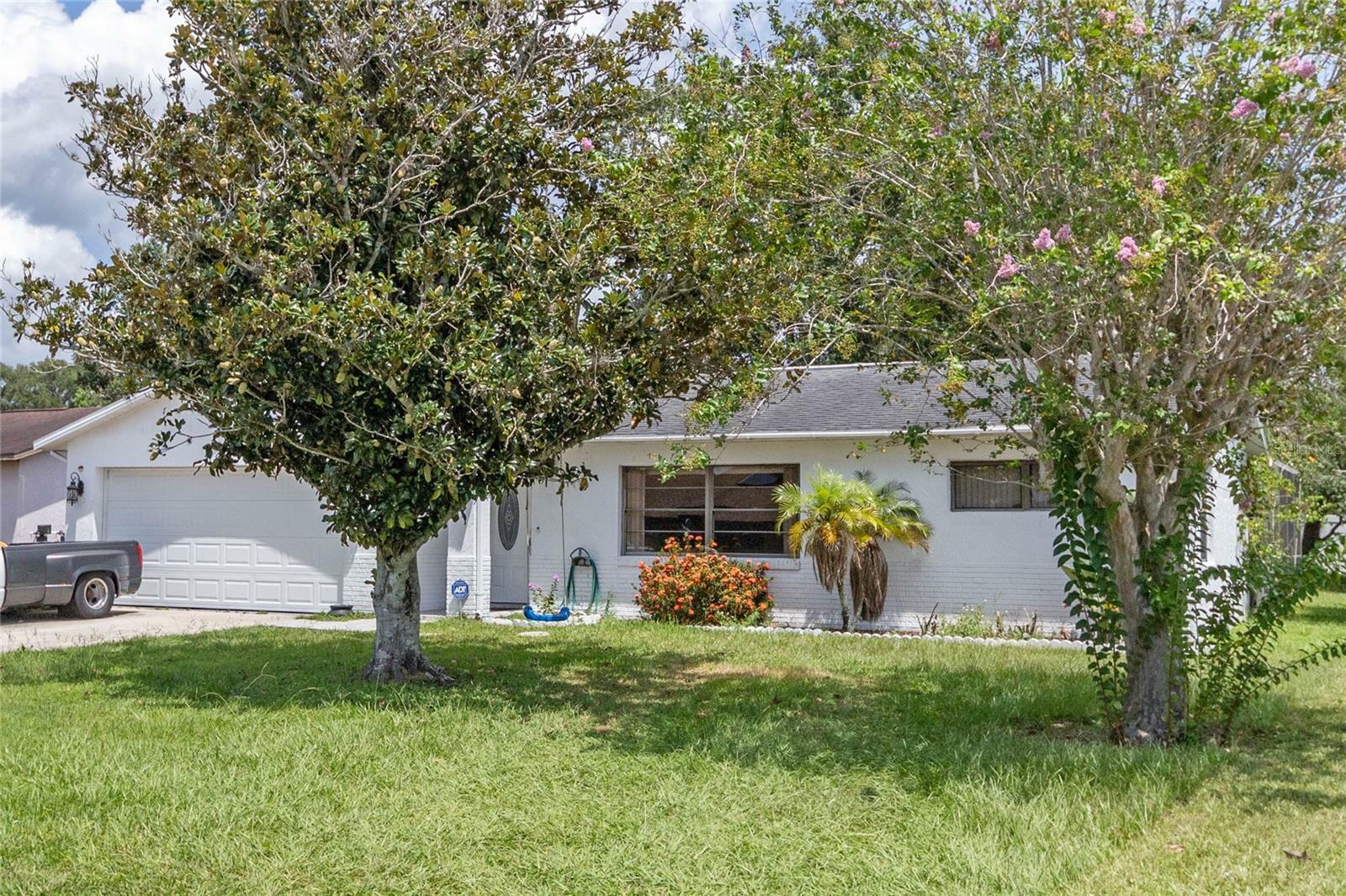 Property Photo:  407 Cart Court  FL 34759 