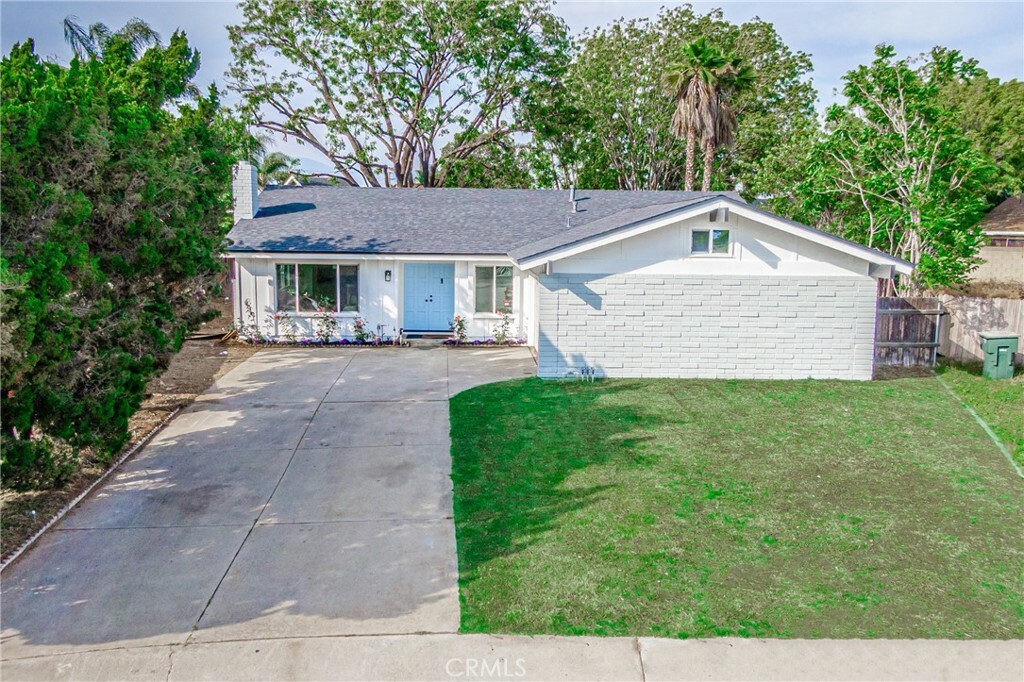 Property Photo:  1411 S Granite Avenue  CA 91762 