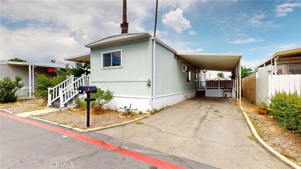 Property Photo:  26871 Alessandro Boulevard 18  CA 92555 