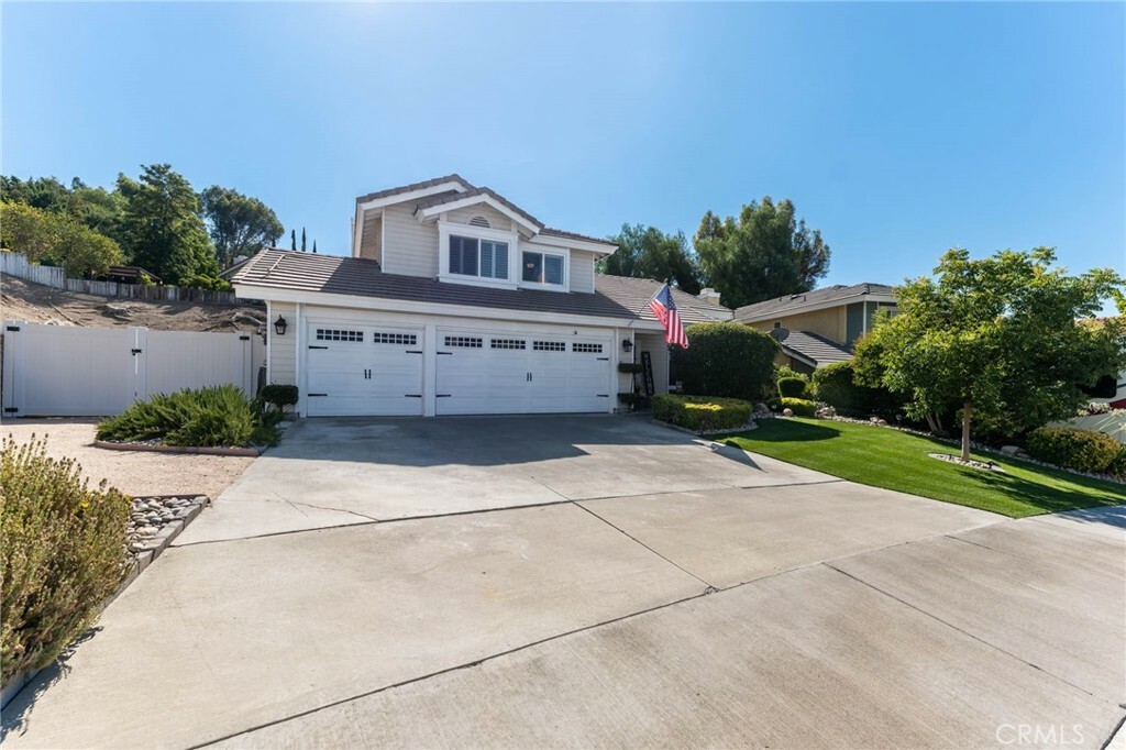 Property Photo:  27952 Park Meadow Drive  CA 91387 