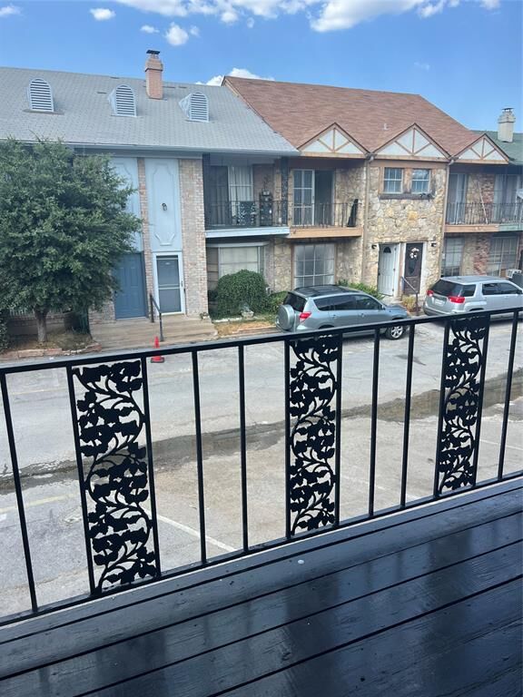 Property Photo: 3420 Hidalgo Drive 311 TX 75220