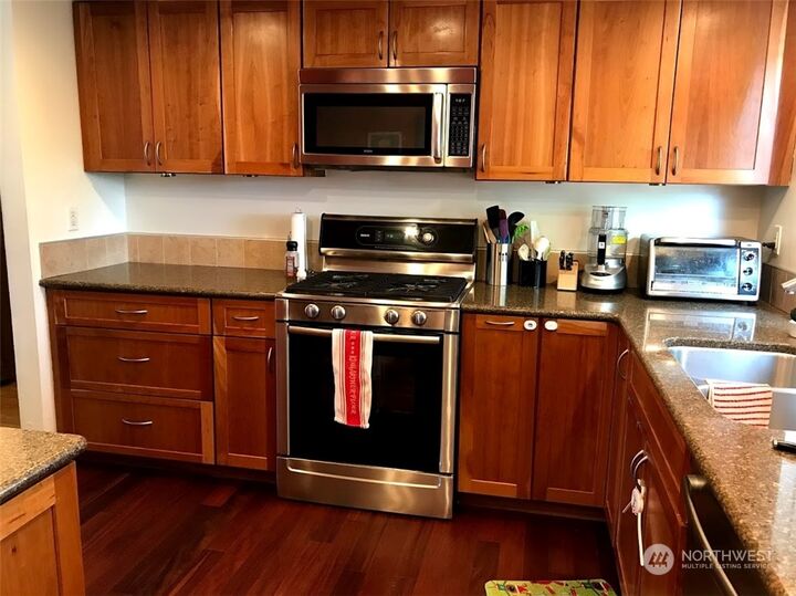 Property Photo:  13635 SE 171st Place  WA 98058 