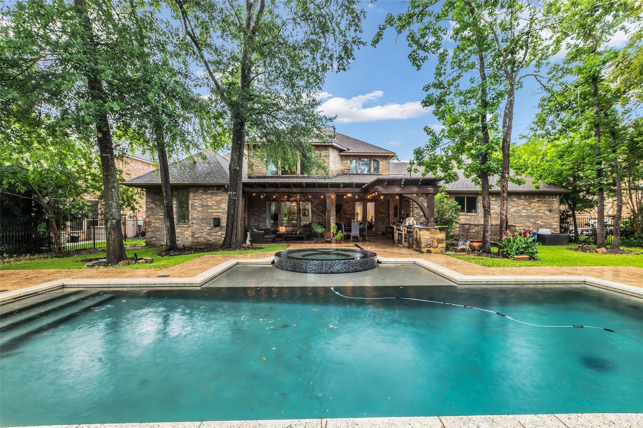 71 Player Oaks Place  The Woodlands TX 77382 photo