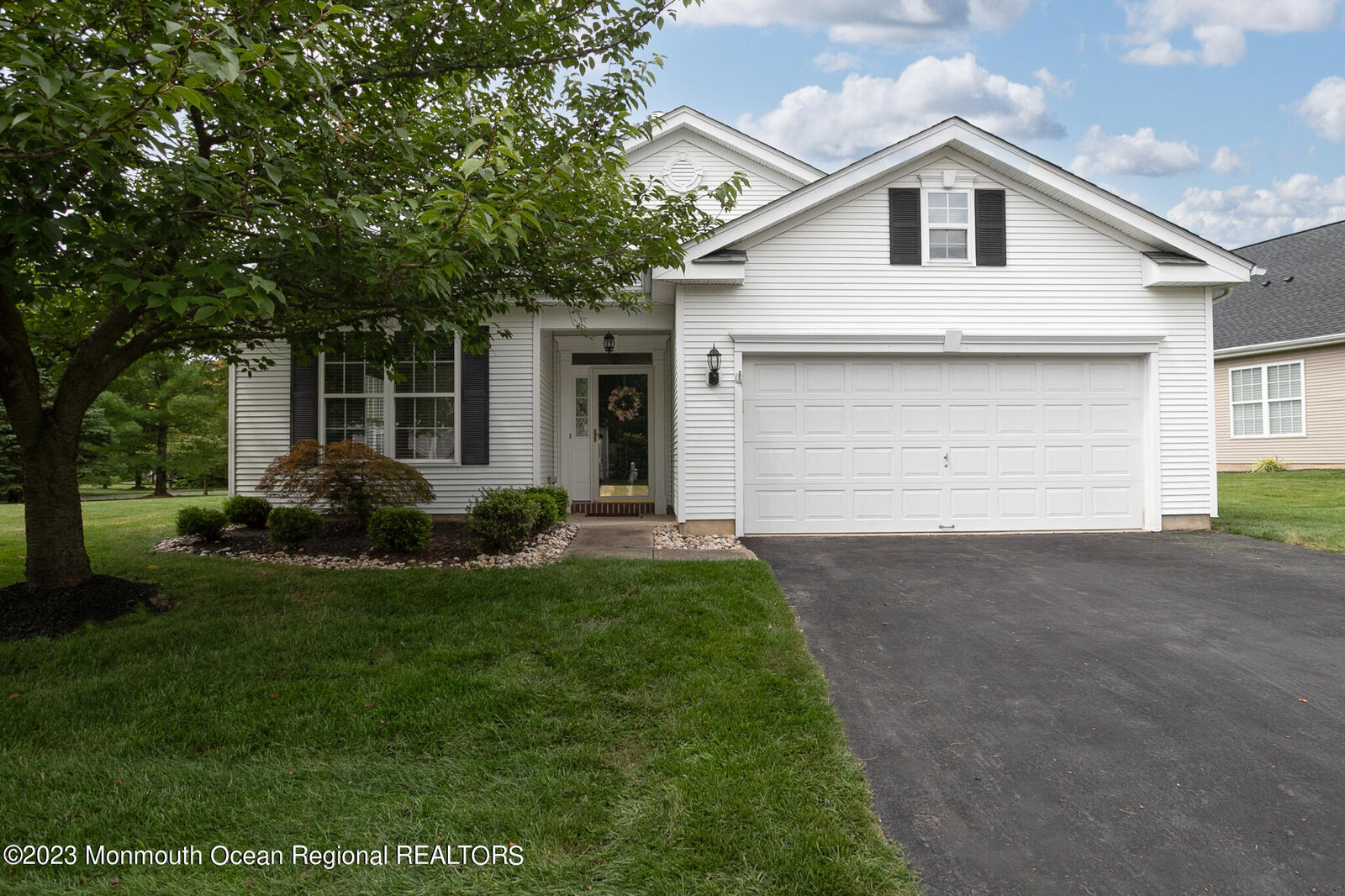 Property Photo:  155 Minuteman Circle  NJ 08501 