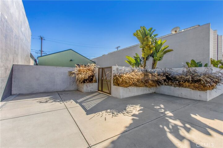 Property Photo: 112 Arena Street CA 90245