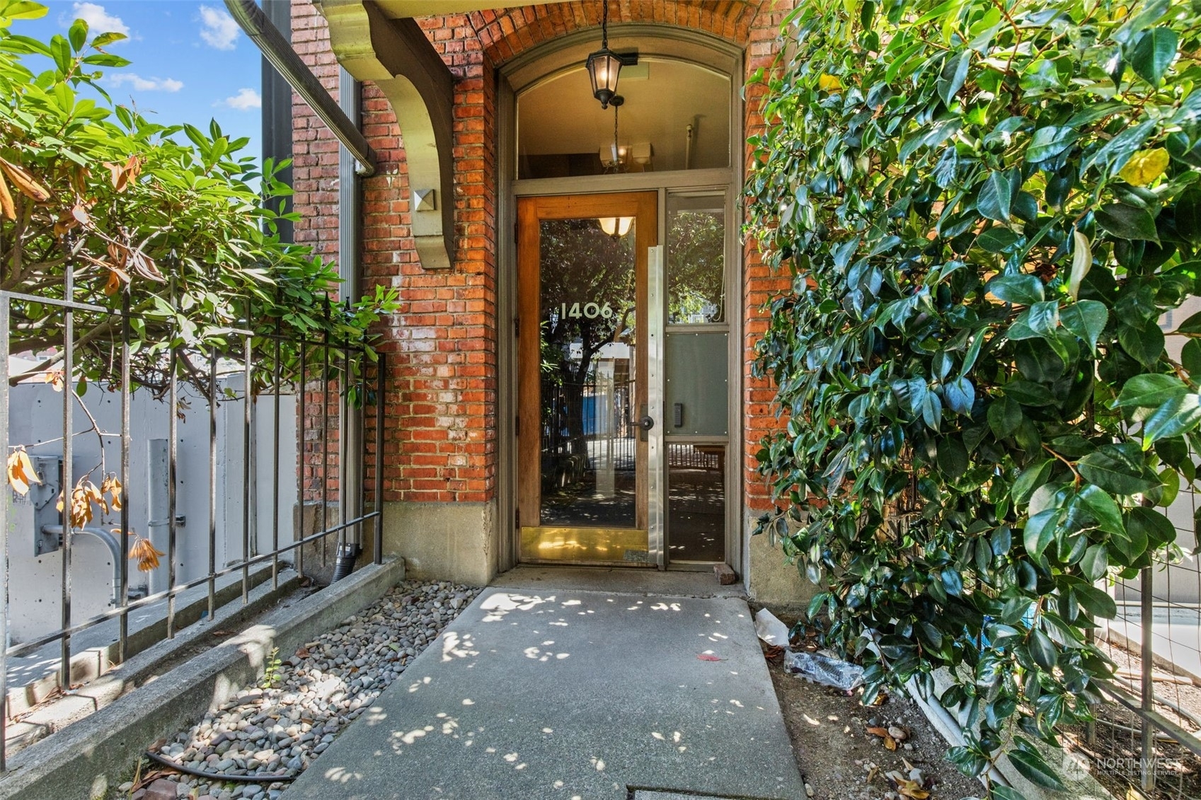 Property Photo: 1406 Harvard Avenue 8 WA 98122