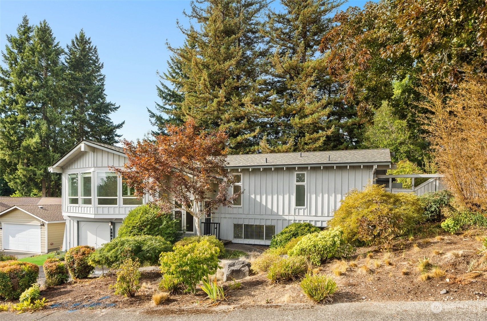 Property Photo:  13812 SE 21st Street  WA 98005 