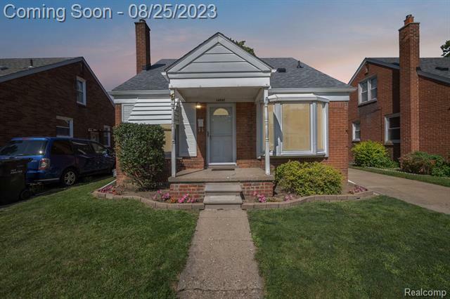 14592 Warwick Avenue  Allen Park MI 48101 photo