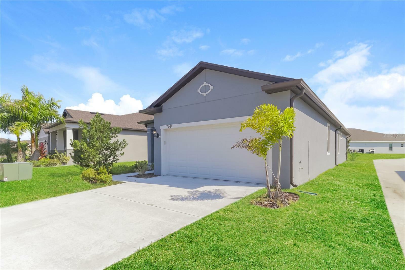 Property Photo:  7744 Yale Harbor Drive  FL 33545 