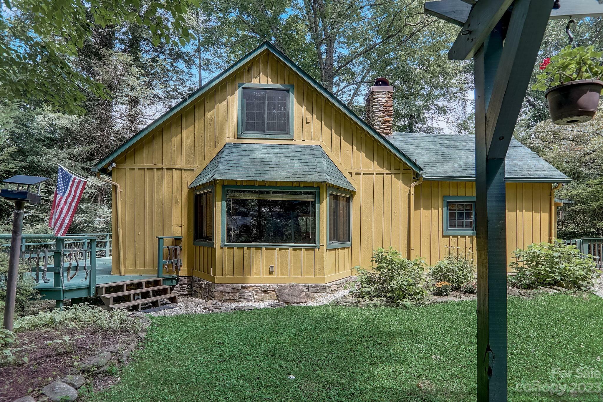 Property Photo: 65 Woodfern Drive NC 28751