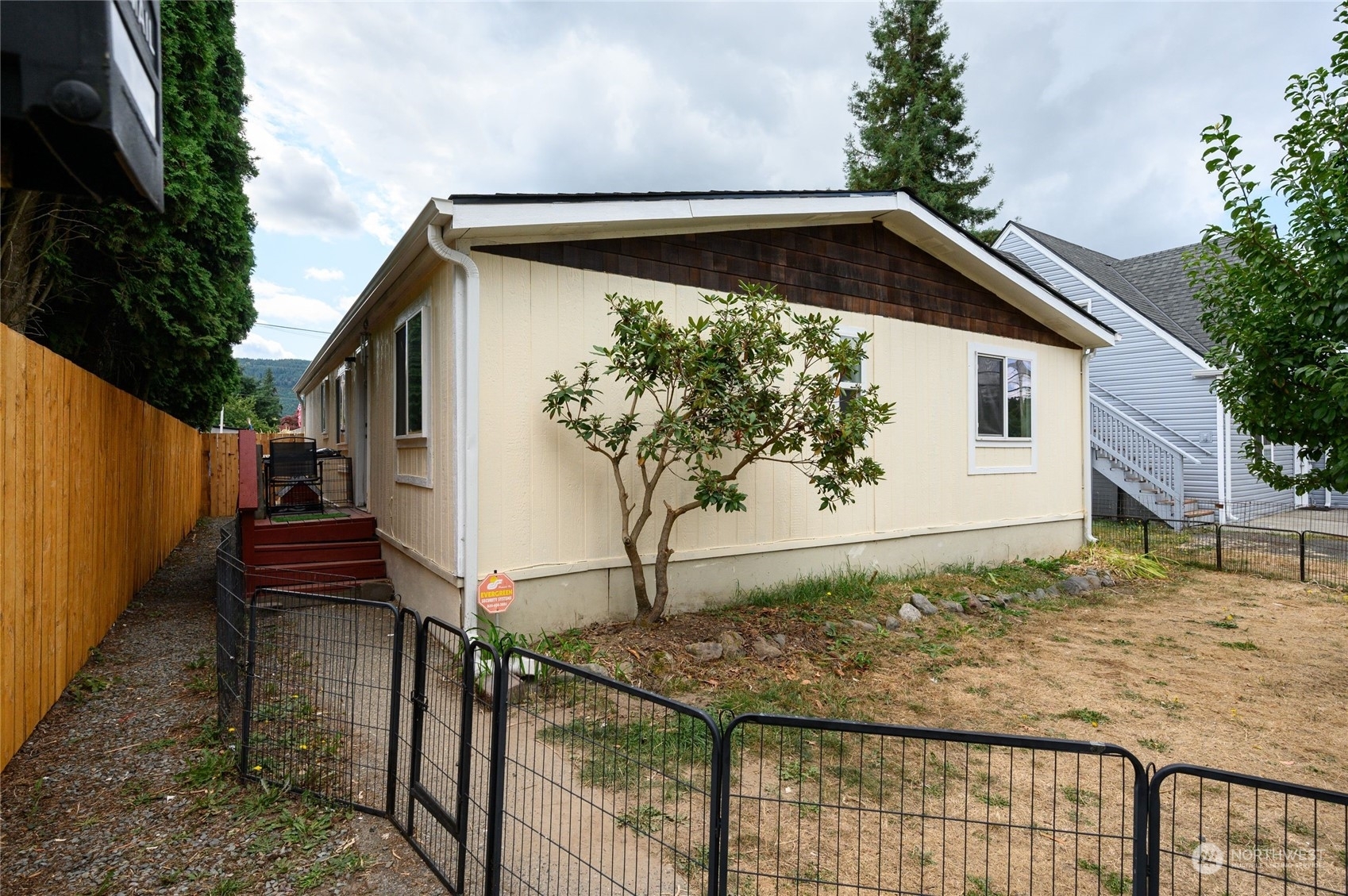 Property Photo:  1029 State Street  WA 98284 