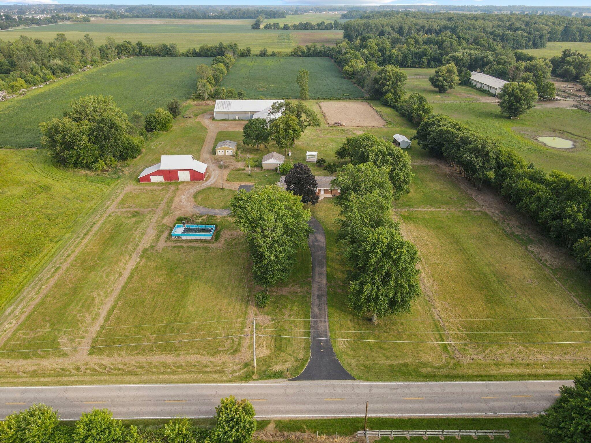 Property Photo: 7941 Hayden Run Road OH 43026