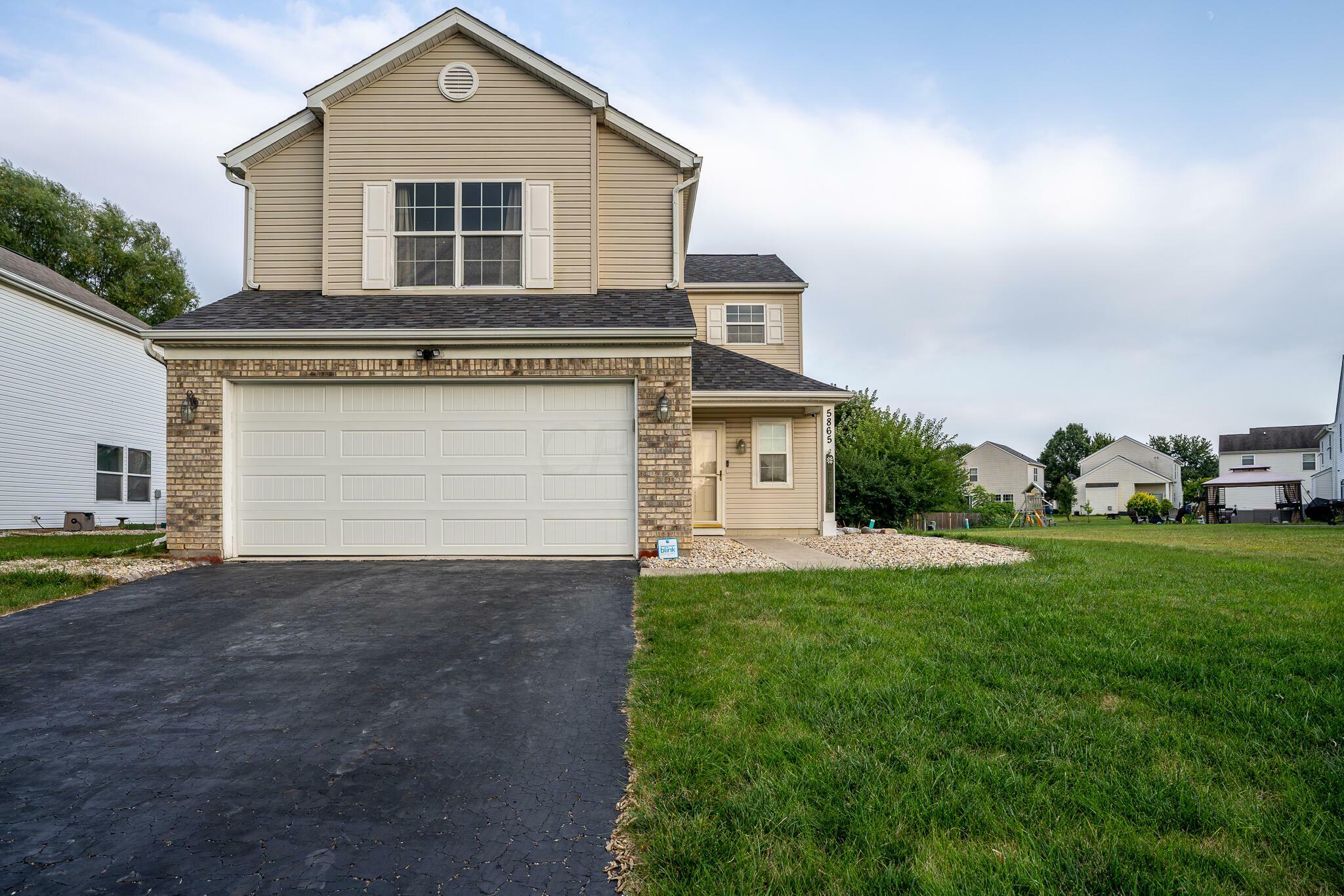 Property Photo: 5865 Summerlawn Drive OH 43026