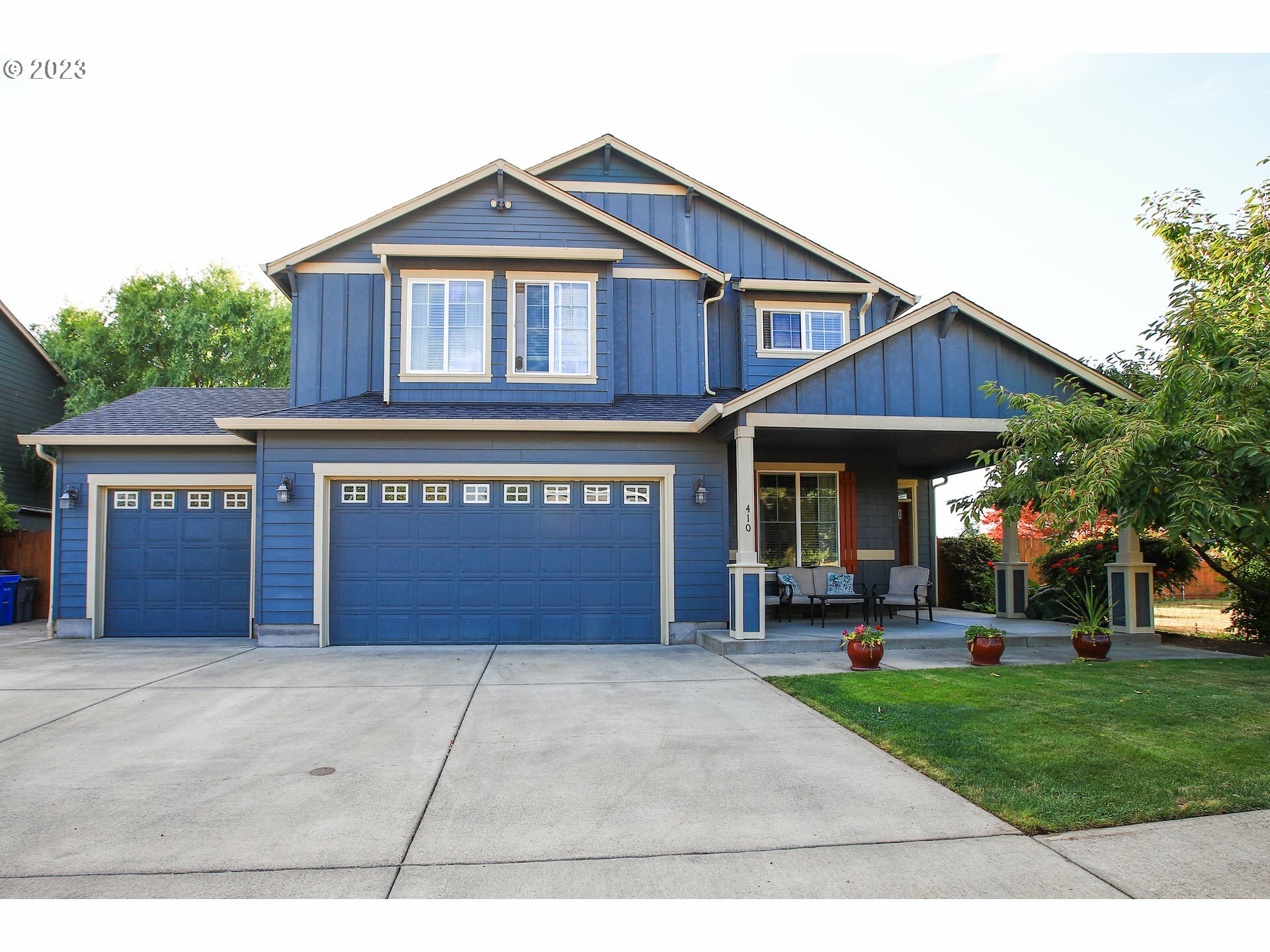 Property Photo:  410 NW 21st Cir  WA 98604 