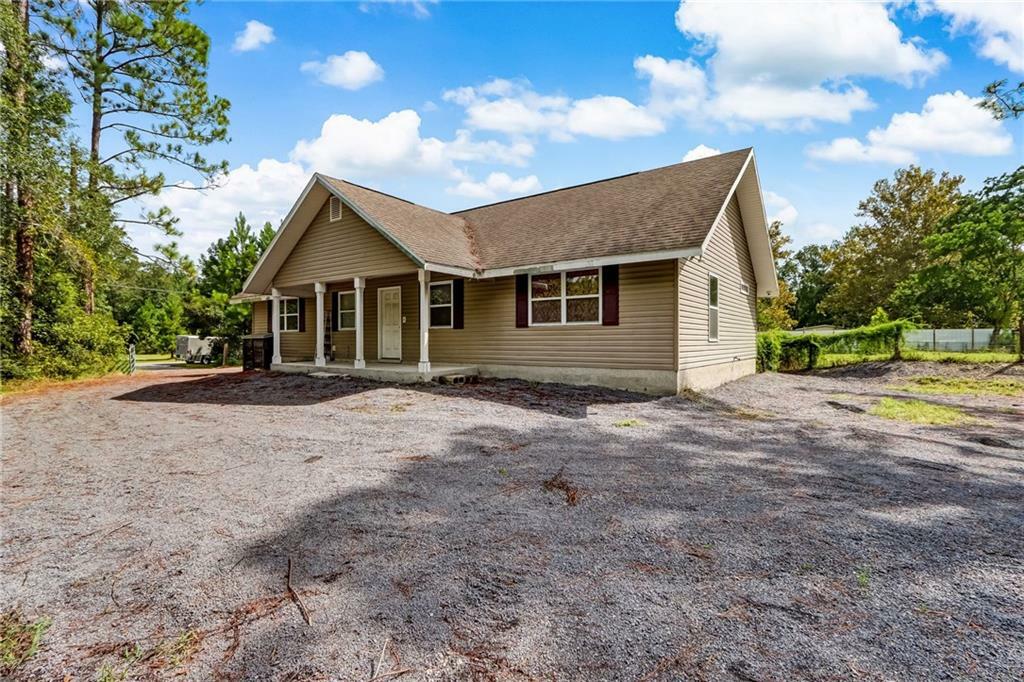 Property Photo:  7507 Horseshoe Circle  FL 32009 