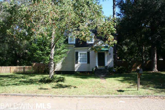 Property Photo:  201 Glenwood Street  AL 36606 