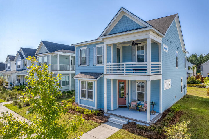 647 Blueway Avenue  Summerville SC 29486 photo