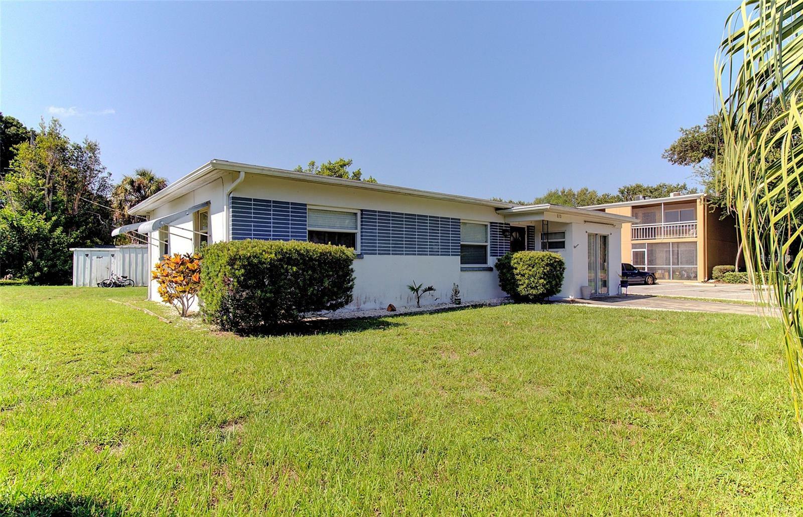 Property Photo:  870 87th Ave N  FL 33702 