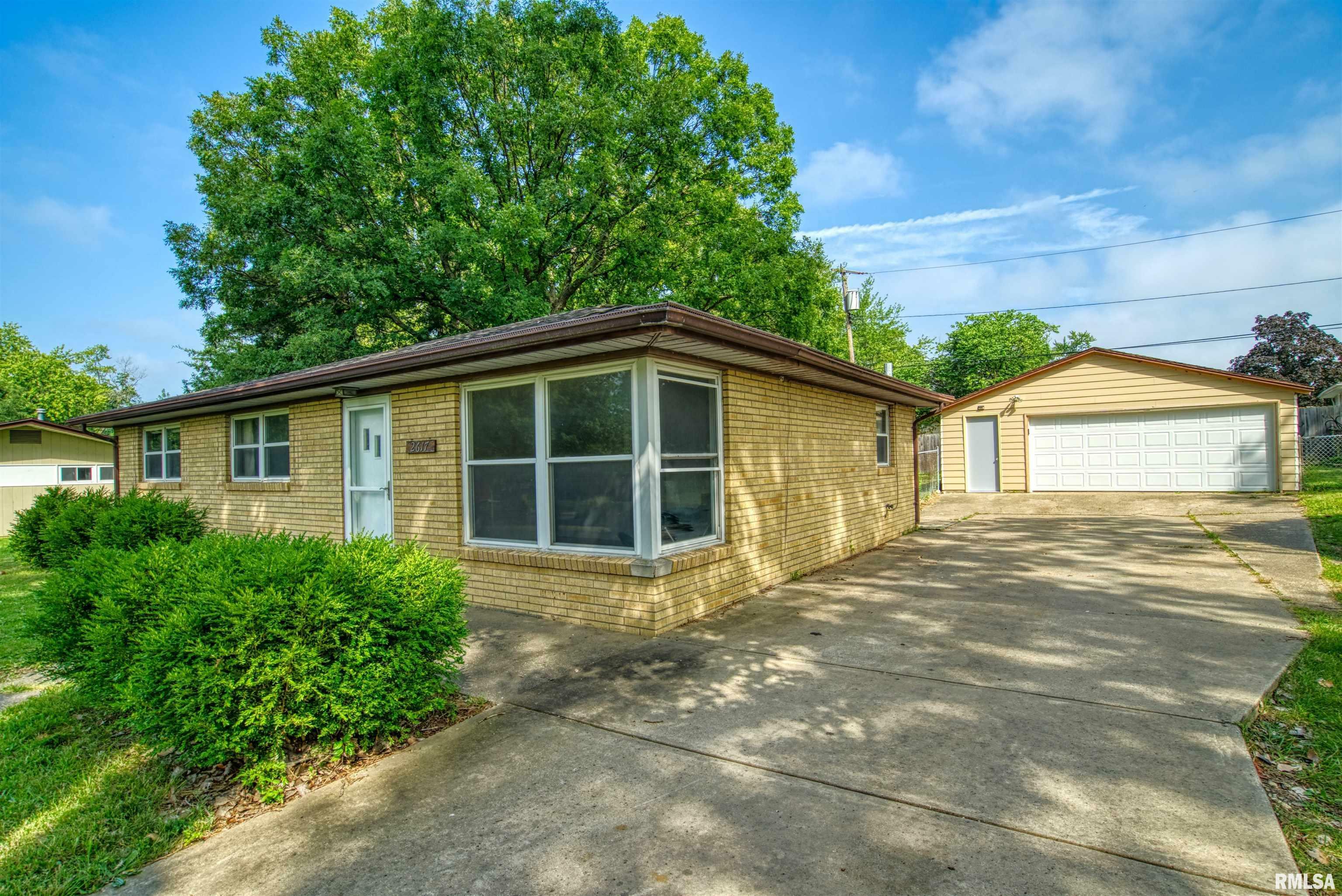 Property Photo: 2617 W Bainter Lane IL 61615
