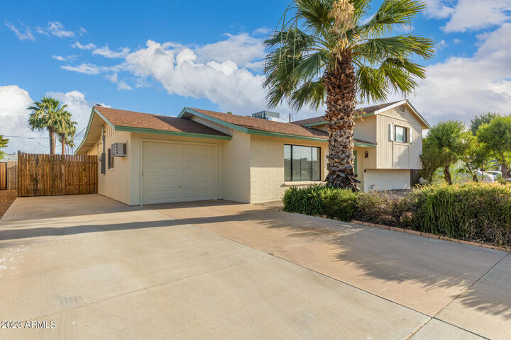 Property Photo: 8607 E Malcomb Drive AZ 85250