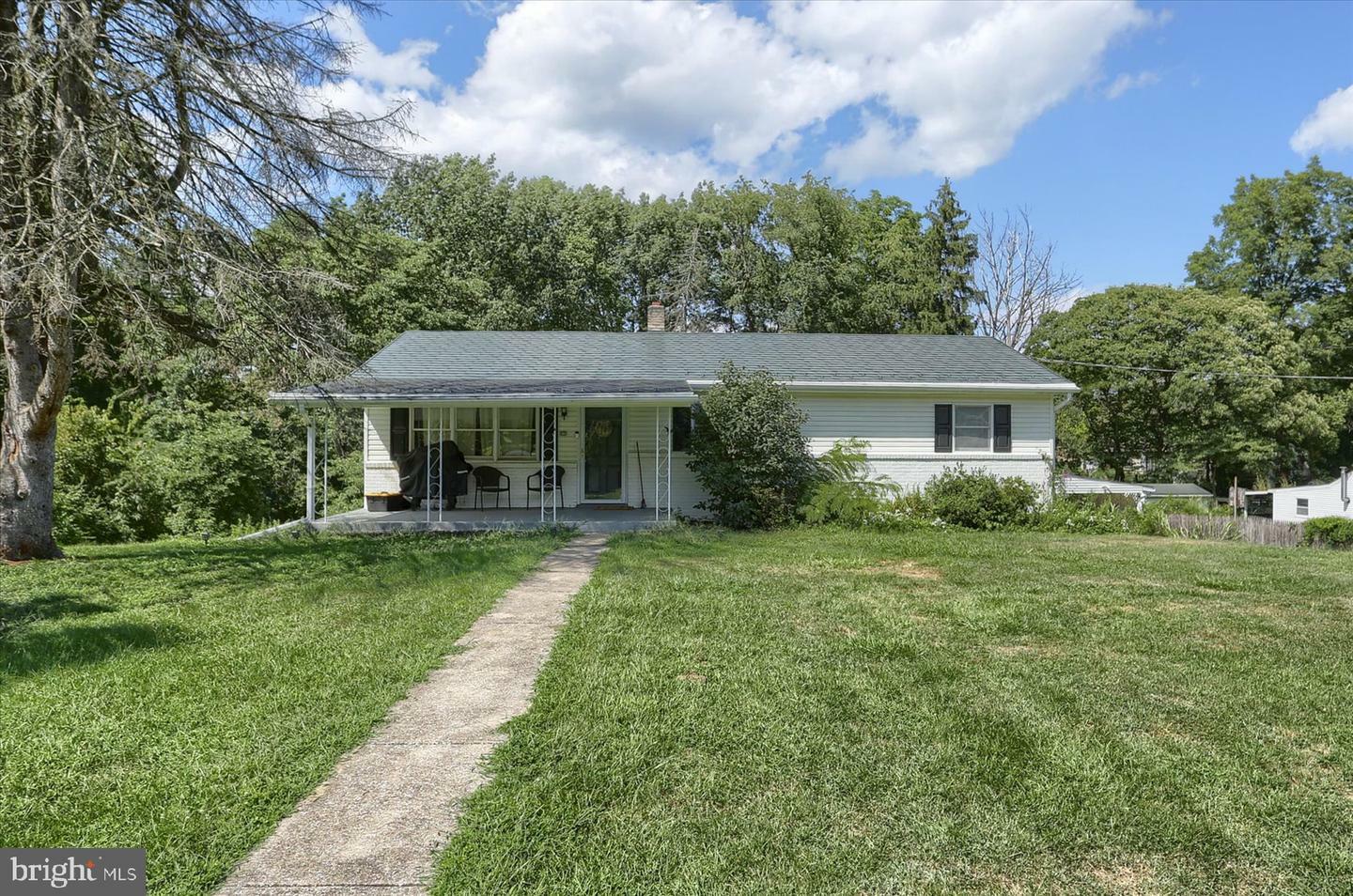 Property Photo:  29 Clouser Road  PA 17055 