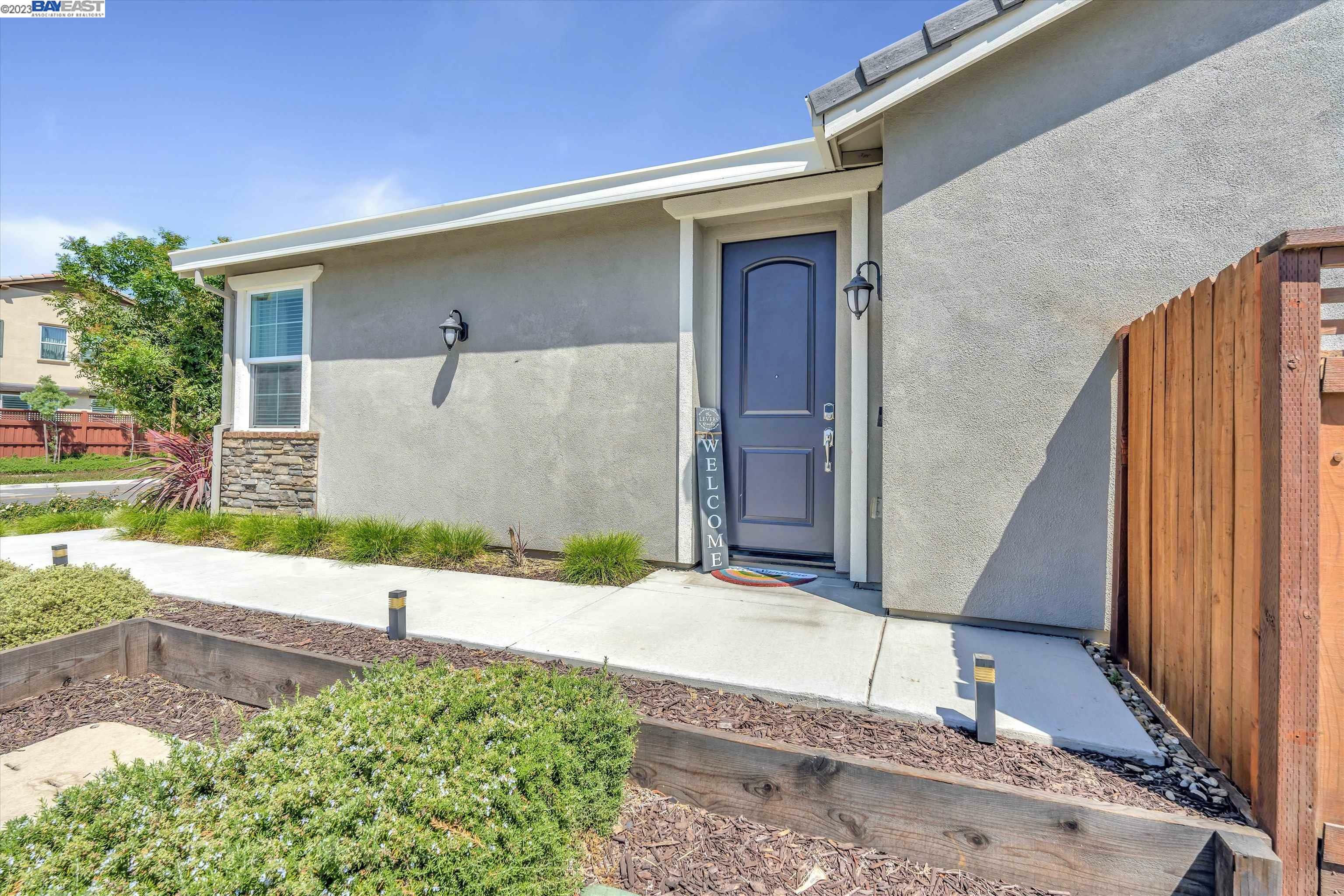 Property Photo: 17672 Monroe Dr CA 95330