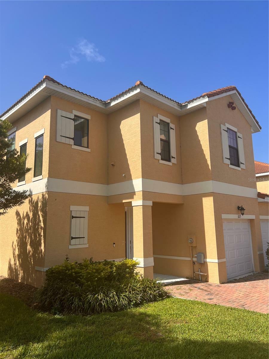 Property Photo:  1127 Chervil Drive  FL 34759 