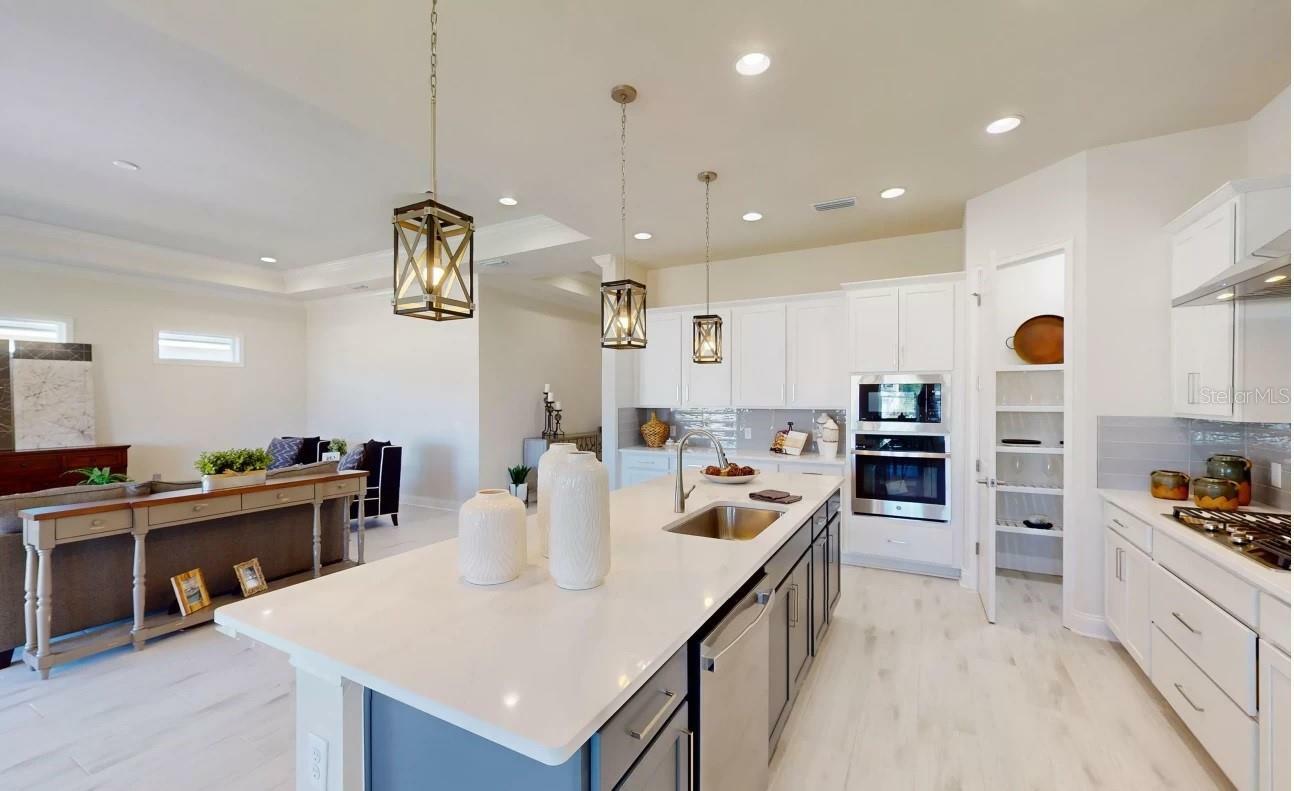Property Photo: 10794 SW 36th Place FL 32608