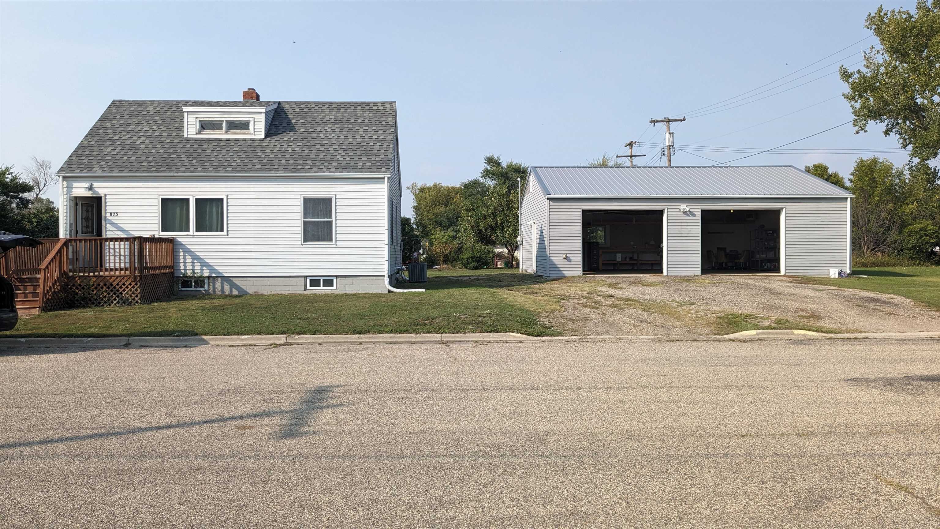 Property Photo: 873 Laurel St ND 58705