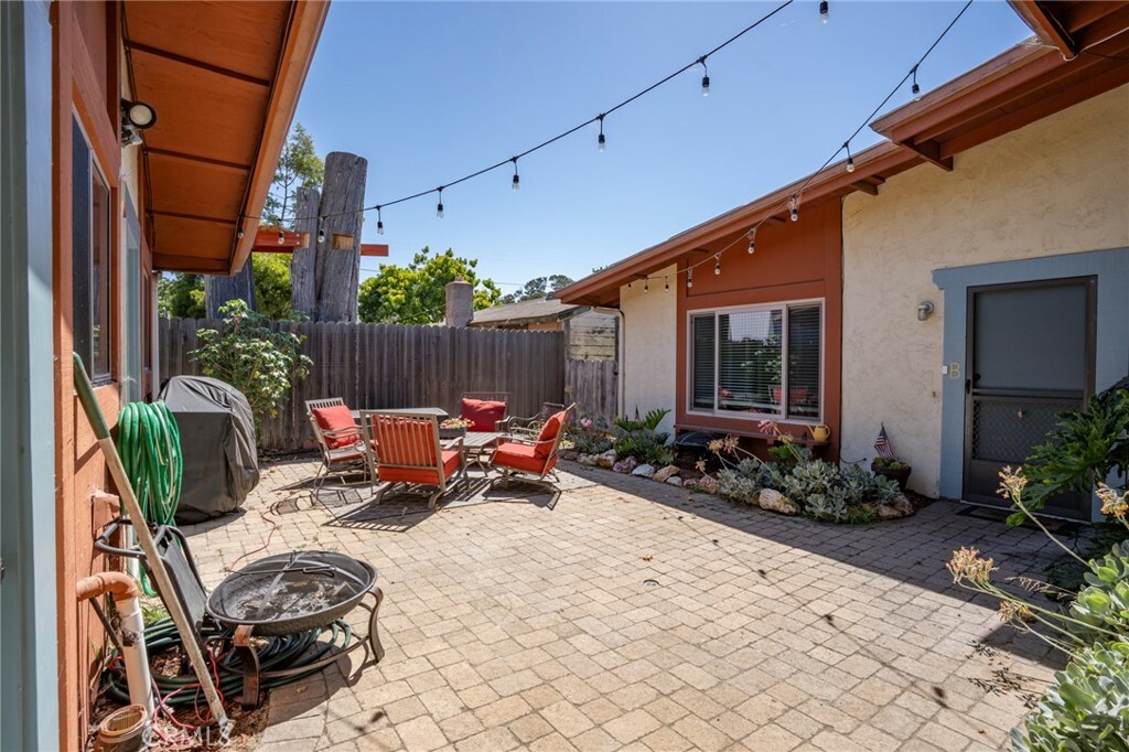 Property Photo:  1087 Nipomo Avenue A  CA 93402 