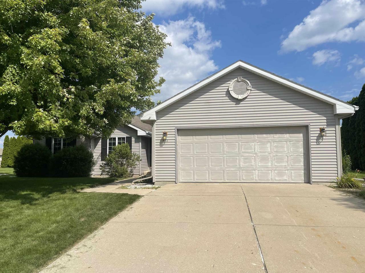 Property Photo: 976 Bedford Drive WI 53546