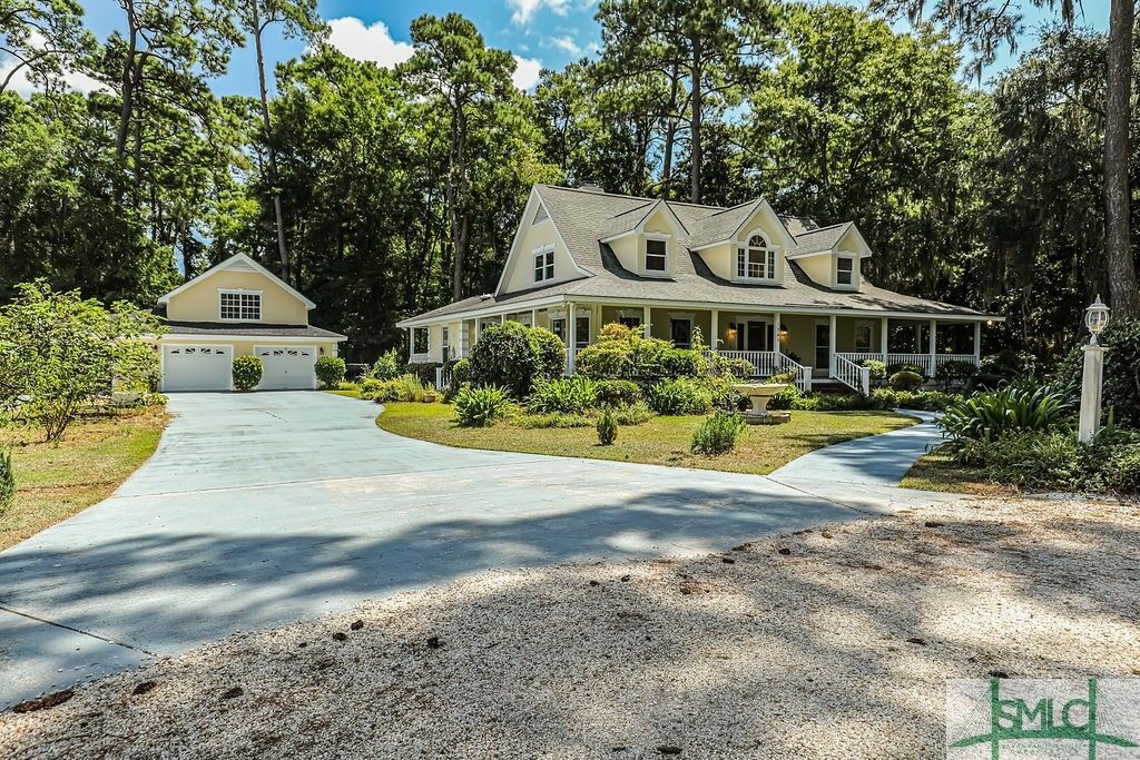 Property Photo: 1345 Wilmington Island Road GA 31410
