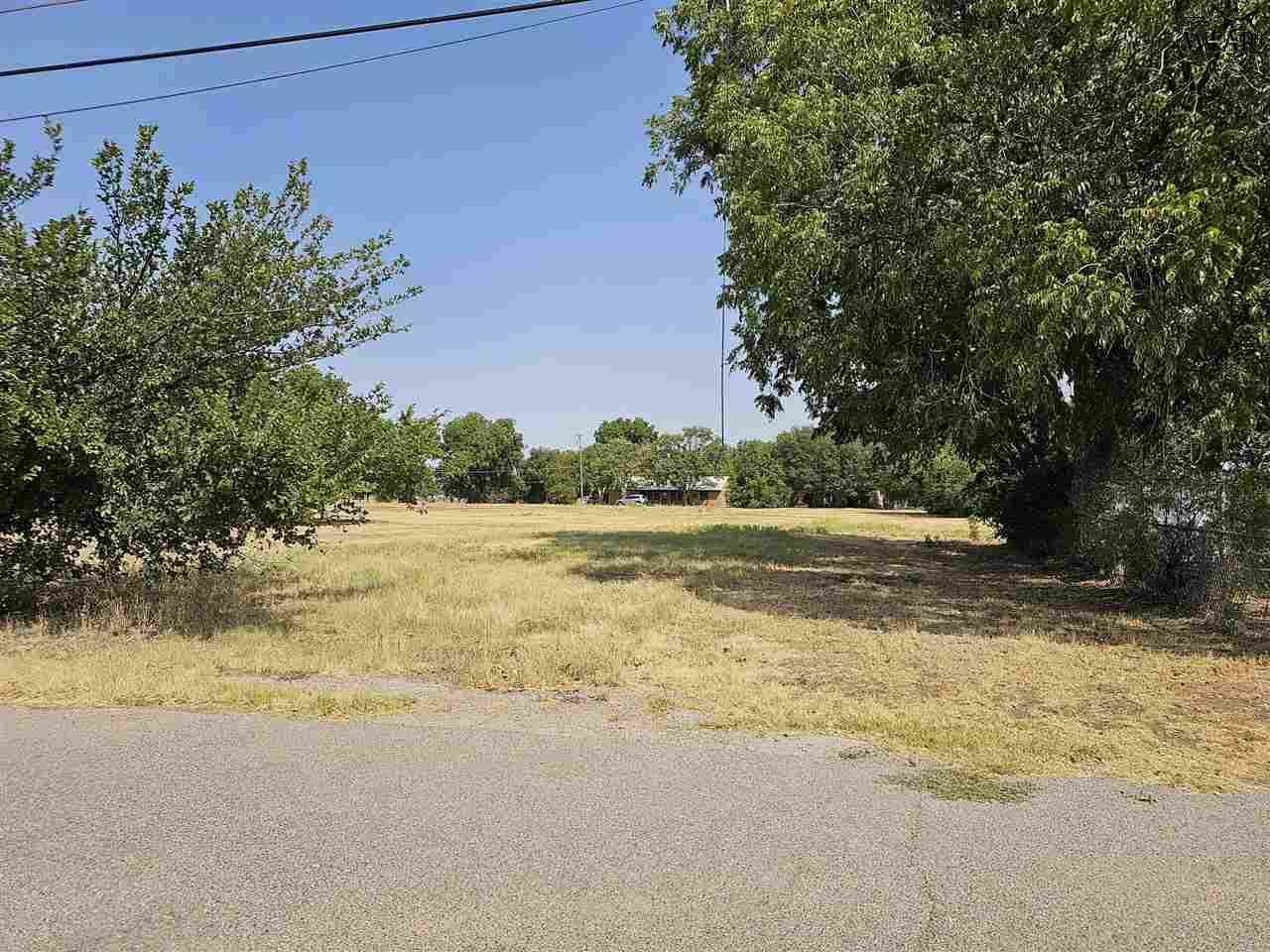 Property Photo:  303 W 5th Street  TX 76354 