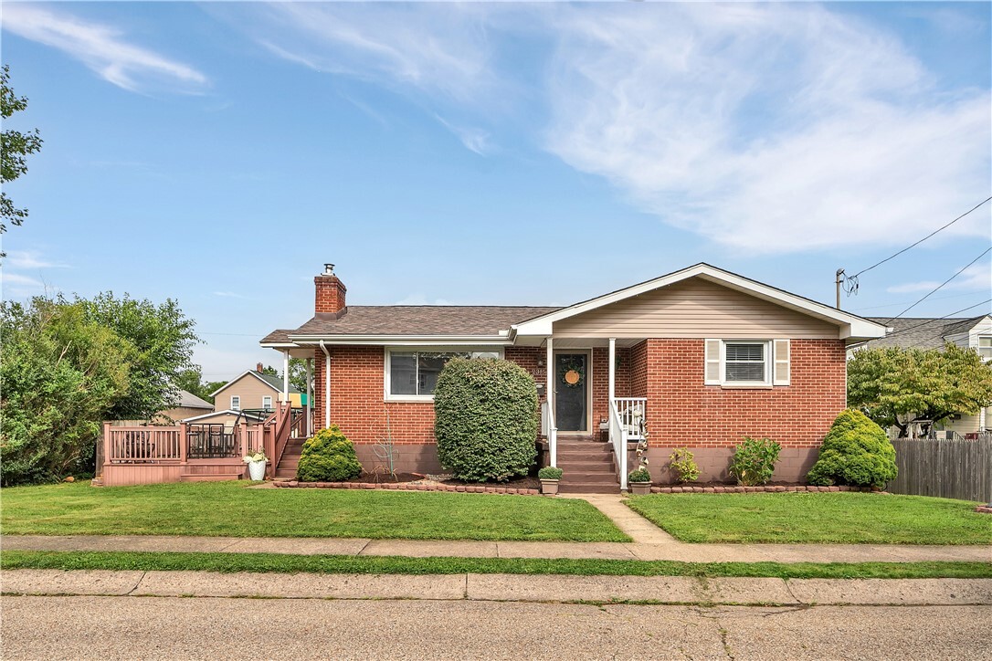Property Photo: 2315 Adams St PA 15065