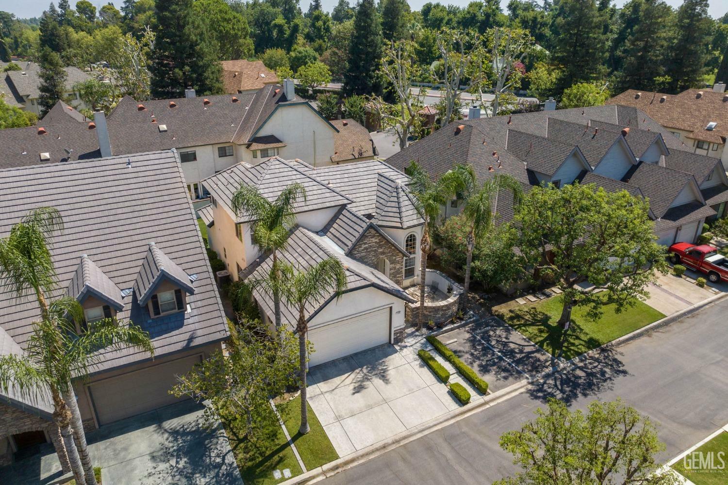 Property Photo: 138 Stockdale Circle CA 93309