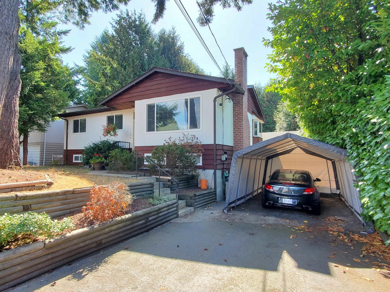 Property Photo: 11406 88A Avenue BC V4C3E4