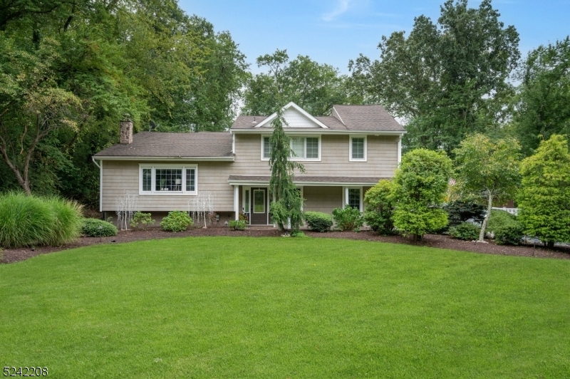 Property Photo:  3 Oak Ln  NJ 07058 