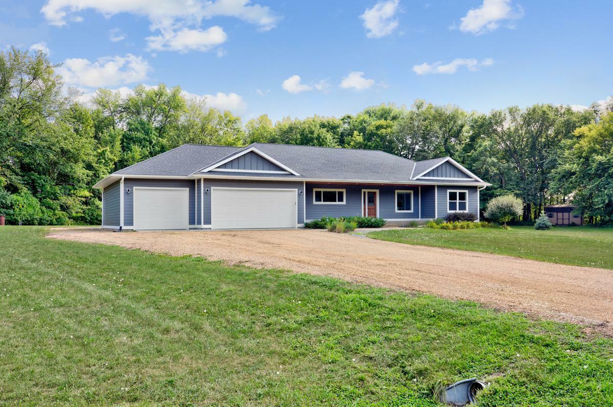 Property Photo:  33081 Eagle Point Lane  MN 56044 