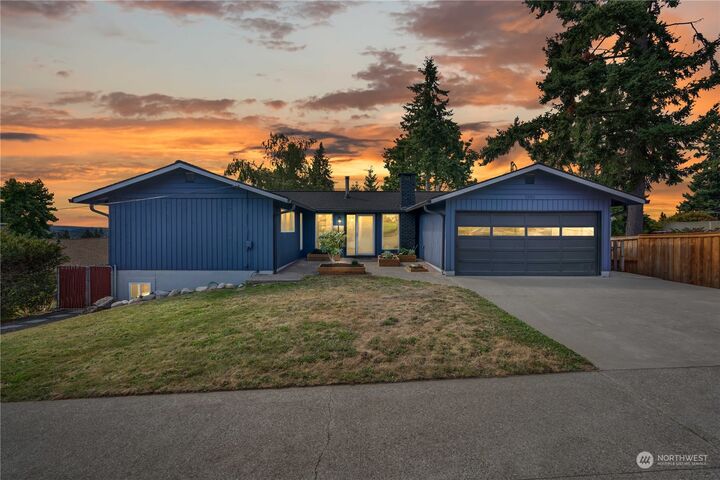 2001 Brashem Avenue  Bremerton WA 98310 photo